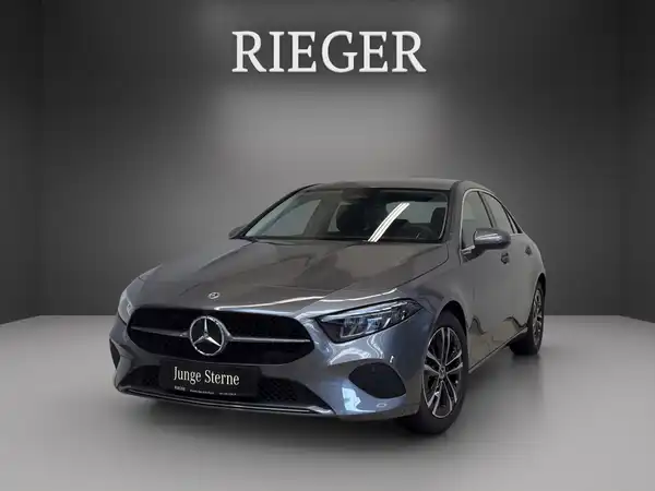 MERCEDES-BENZ A 180 (1/24)