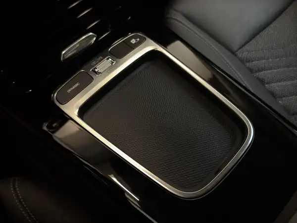 MERCEDES-BENZ A 180 (17/24)