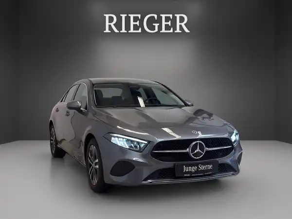 MERCEDES-BENZ A 180 (3/24)