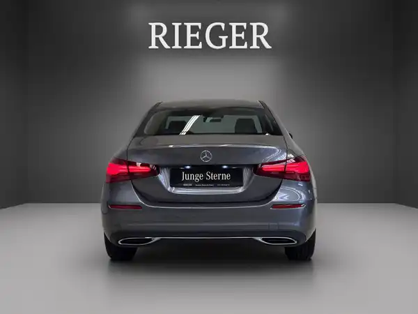 MERCEDES-BENZ A 180 (10/24)