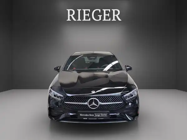 MERCEDES-BENZ A 180 (2/25)