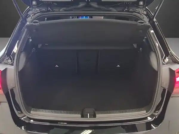 MERCEDES-BENZ A 180 (11/25)