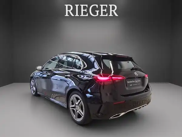 MERCEDES-BENZ A 180 (9/25)