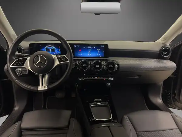 MERCEDES-BENZ A 180 (17/24)