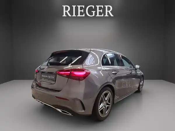 MERCEDES-BENZ A 180 (13/25)