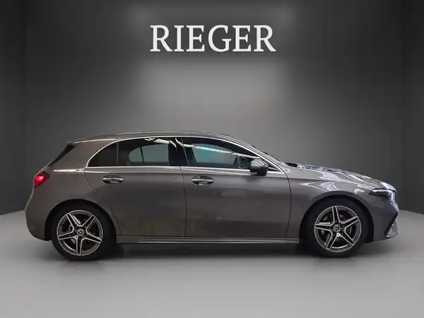 MERCEDES-BENZ A 180 (14/25)