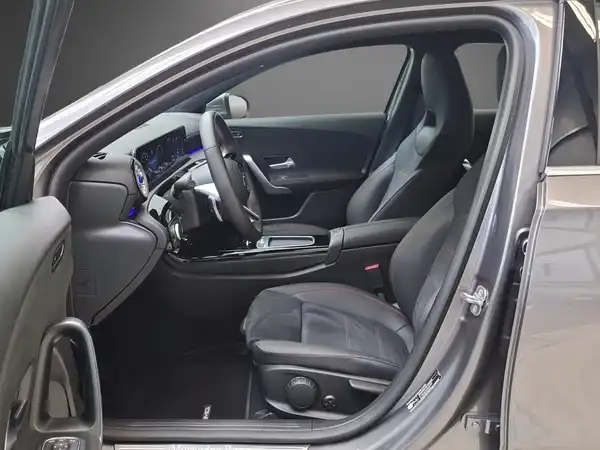 MERCEDES-BENZ A 180 (7/25)