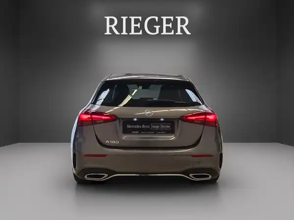 MERCEDES-BENZ A 180 (10/25)