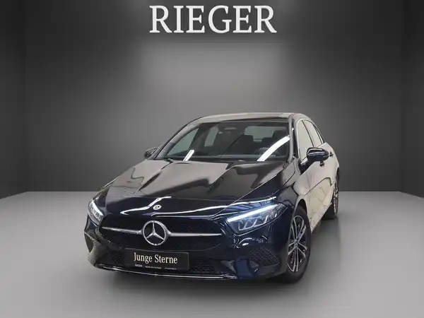 MERCEDES-BENZ A 180 (1/25)