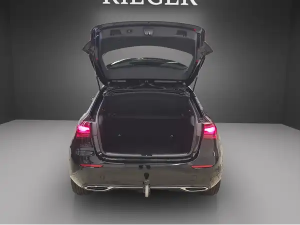 MERCEDES-BENZ A 180 (12/25)