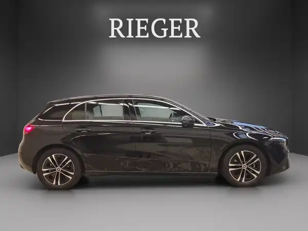 MERCEDES-BENZ A 180 (14/25)