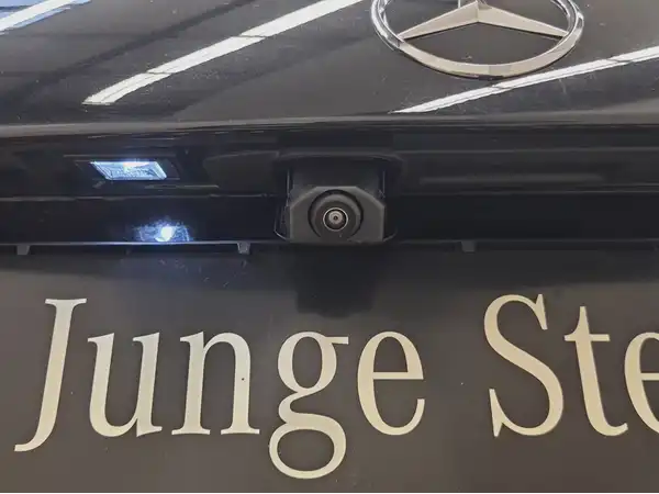 MERCEDES-BENZ A 180 (16/25)