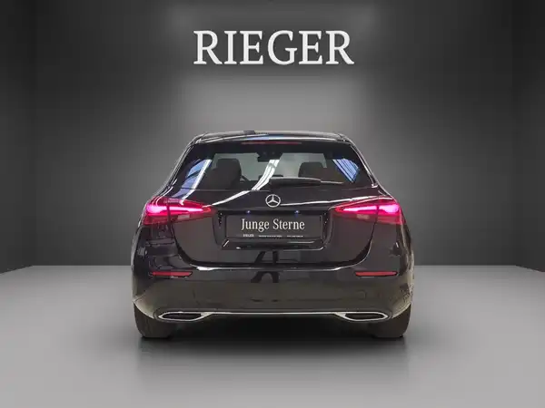 MERCEDES-BENZ A 180 (10/25)