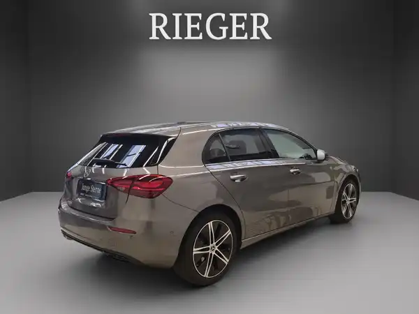 MERCEDES-BENZ A 180 (12/24)