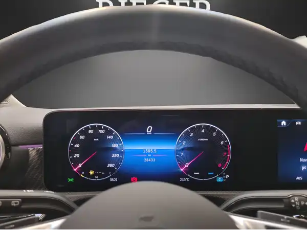 MERCEDES-BENZ A 180 (15/24)