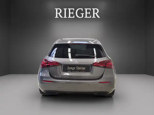 MERCEDES-BENZ A 180 (10/24)