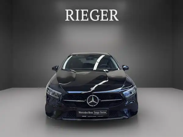 MERCEDES-BENZ A 180 (2/25)