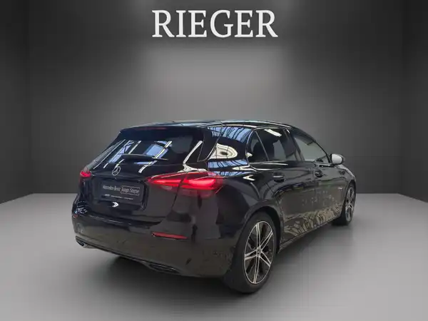 MERCEDES-BENZ A 180 (13/25)