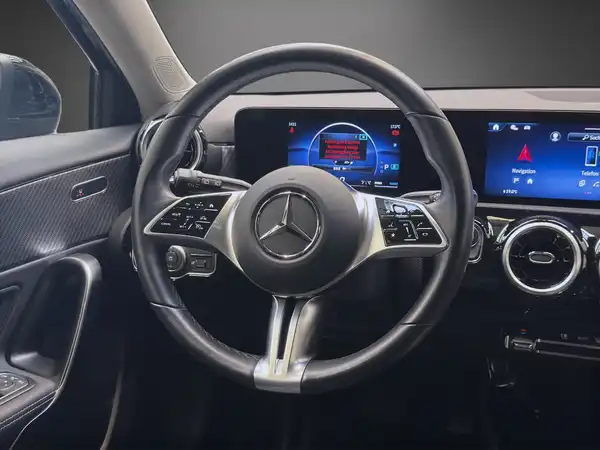 MERCEDES-BENZ A 180 (19/25)