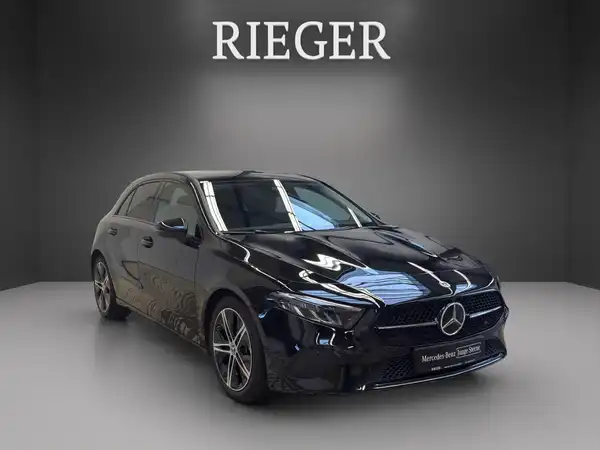 MERCEDES-BENZ A 180 (3/25)