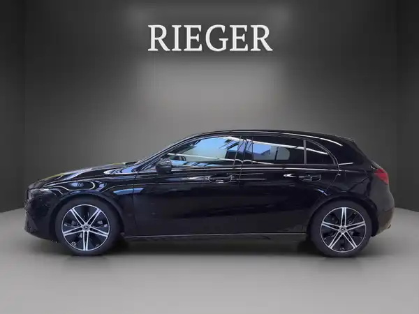 MERCEDES-BENZ A 180 (5/25)