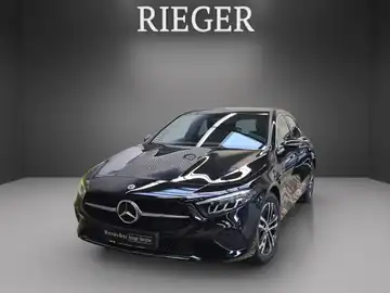 MERCEDES-BENZ A 180 (1/25)