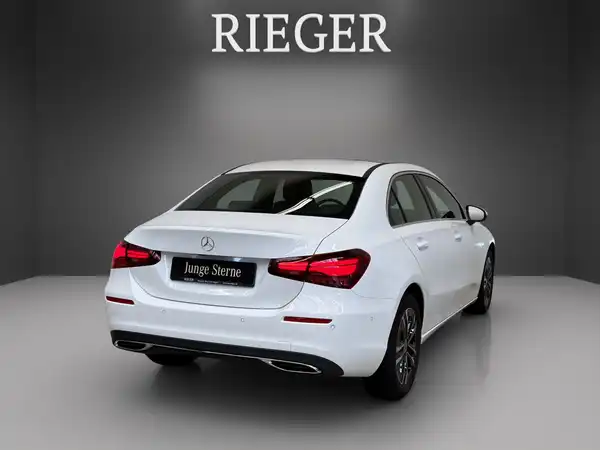 MERCEDES-BENZ A 180 (13/25)