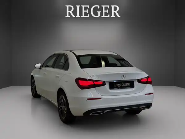MERCEDES-BENZ A 180 (9/25)
